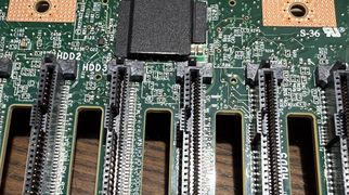 Compaq-DL380-G10-8 bay NVME kit-00014.jpg